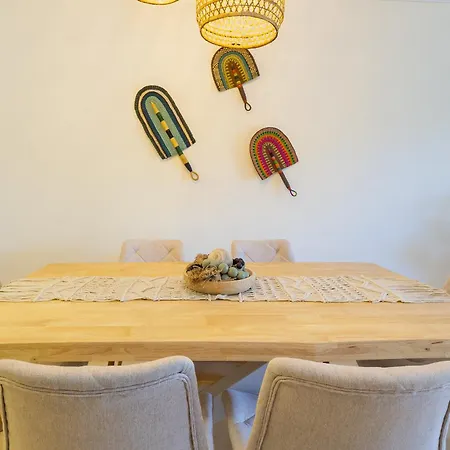 Cubo's Santa Maria Hills 2b Apartment